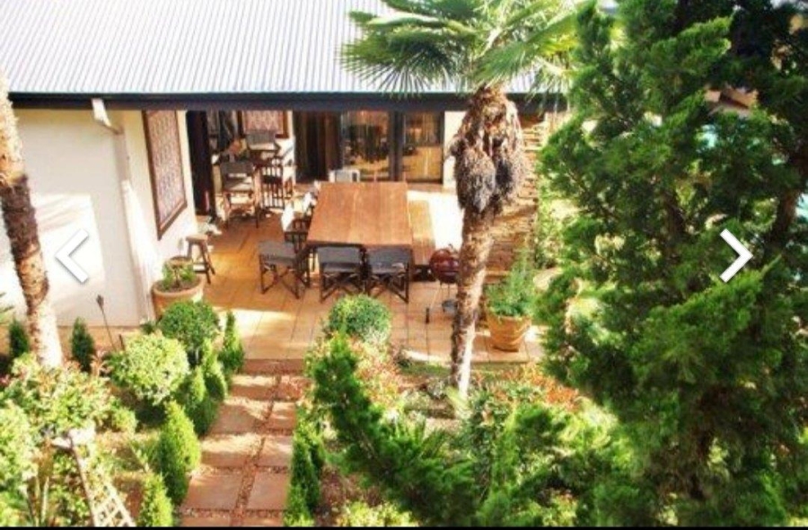 5 Bedroom Property for Sale in Van Der Hoff Park North West